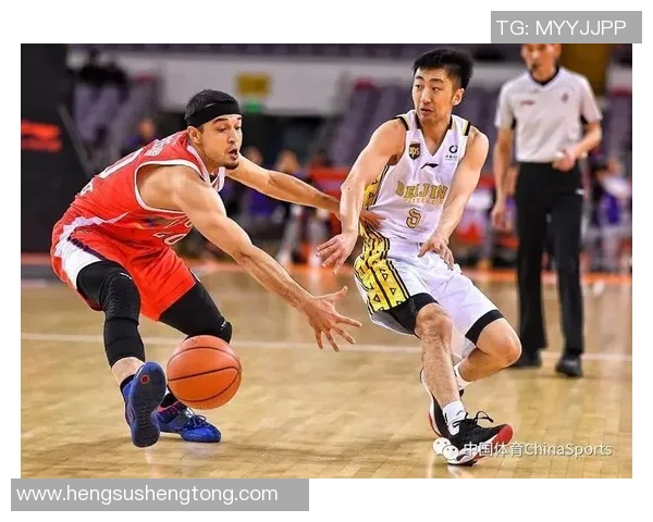 上海篮球队反击战术分析及其在比赛中的得失表现探讨 上海篮球队反击战术分析及其在比赛中的得失表现探讨