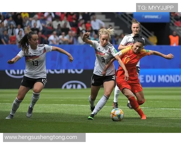 俄罗斯女足与德国女足激战正酣谁能在国际赛场上笑到最后