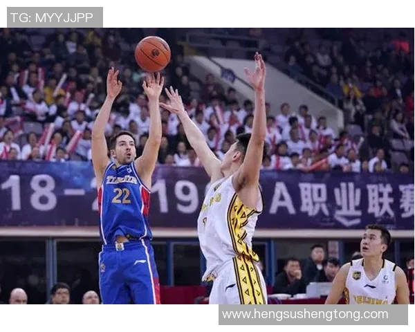 佛山农商银行迎战辽宁队全力争胜展现篮球魅力与团队精神