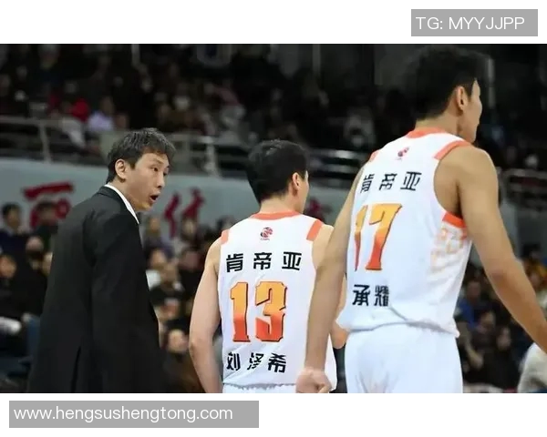 青岛与新疆的激烈对决在CCTV5直播中精彩呈现，篮球迷不容错过