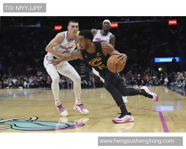 2016年NBA季后赛骑士与猛龙第四场激战回顾与精彩瞬间分析